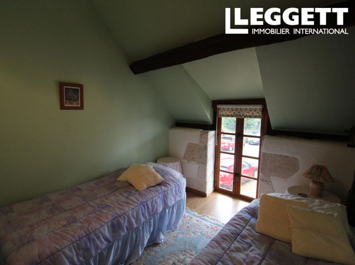 Image No.9-6 Bed House for sale