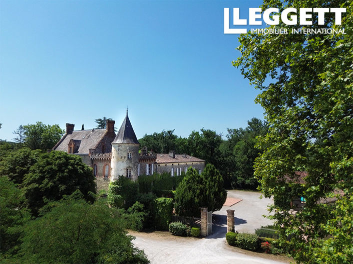 Image No.4-24 Bed Chateaux for sale