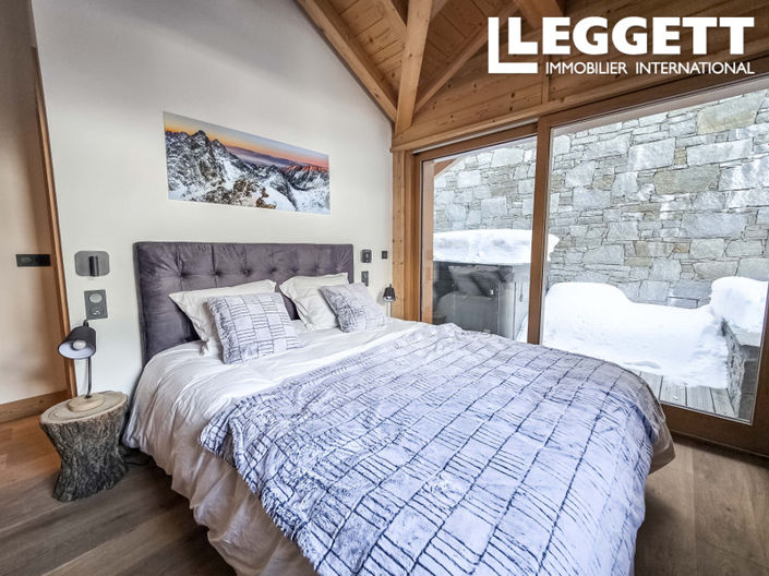 Image No.6-3 Bed House for sale