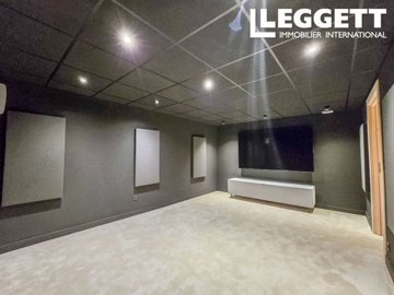 ahr0chm6ly9jzg4uagvzdglhlmltbw8vaw1hz2uvvevom