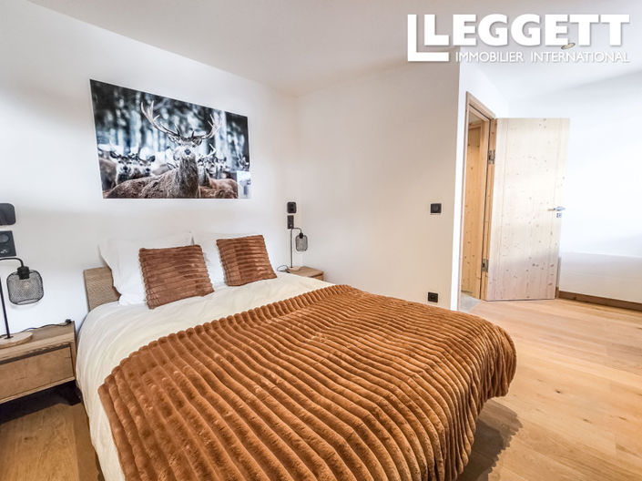 Image No.8-3 Bed House for sale