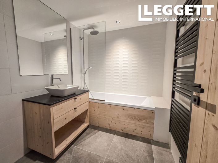 Image No.9-3 Bed House for sale