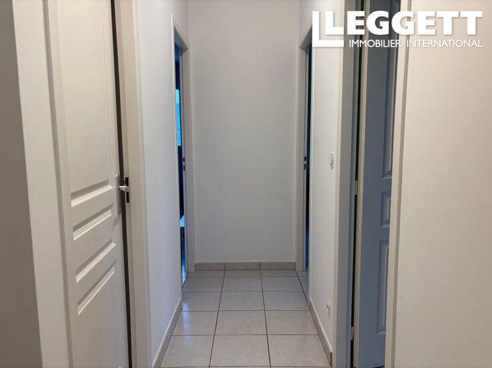 Image No.10-3 Bed House for sale