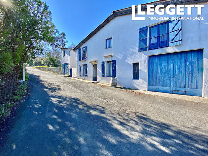 Image No.1-Maison de 4 chambres à vendre à Cascastel-des-Corbières