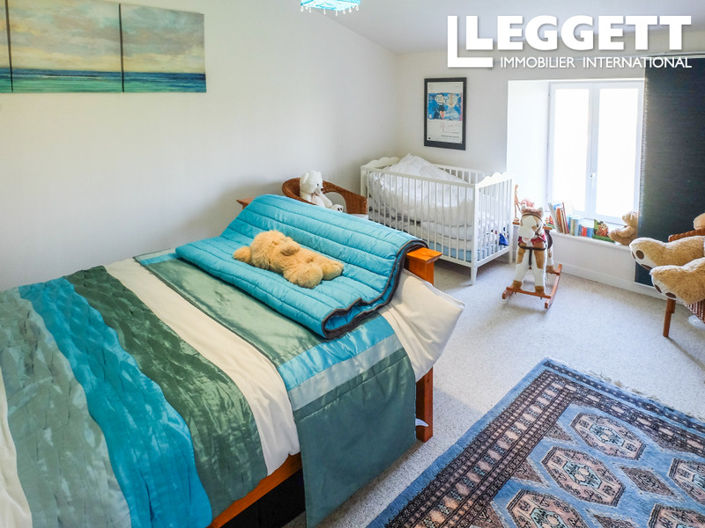 Image No.10-5 Bed House for sale