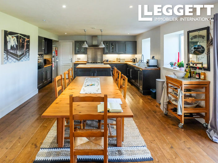 Image No.7-5 Bed House for sale