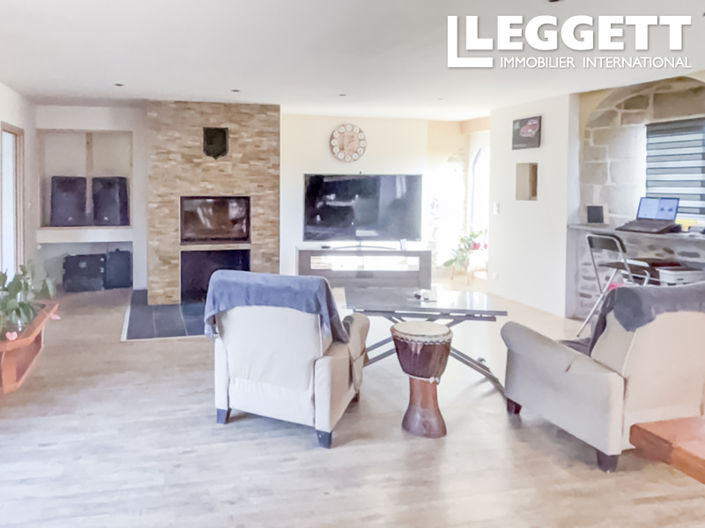 Image No.10-5 Bed House for sale