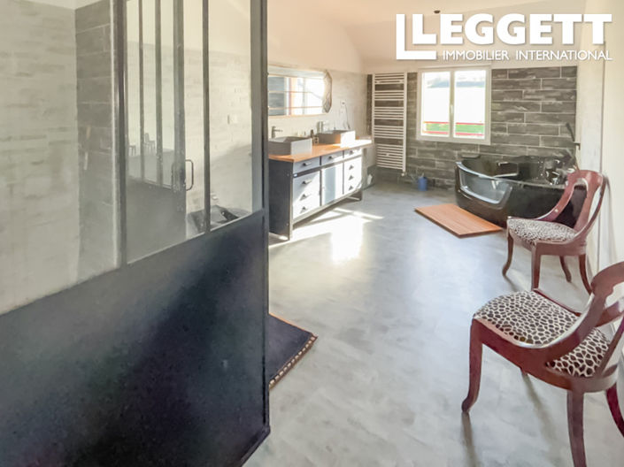 Image No.5-5 Bed House for sale