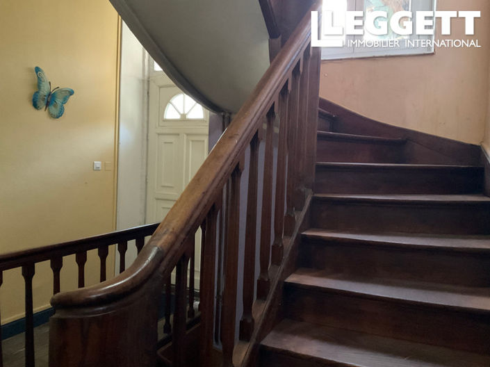 Image No.7-7 Bed House for sale