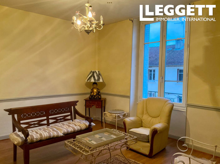 Image No.8-7 Bed House for sale