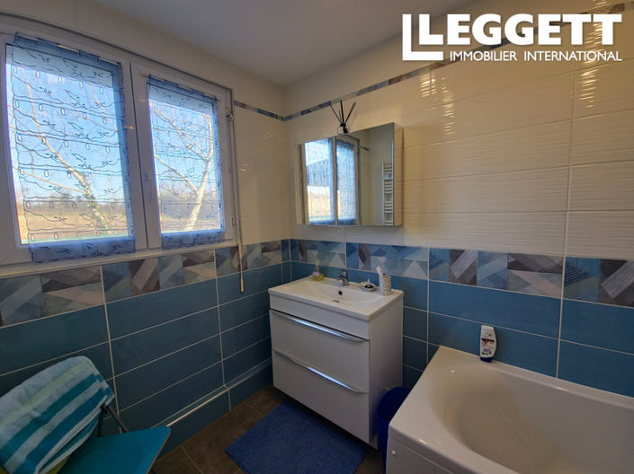 Image No.8-3 Bed House for sale