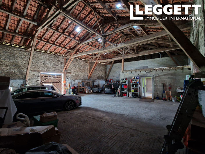 Image No.8-5 Bed House for sale