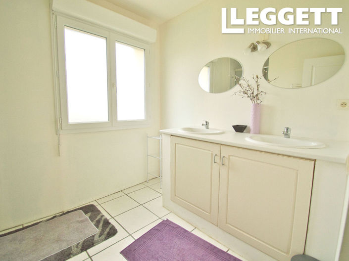 Image No.6-3 Bed House for sale