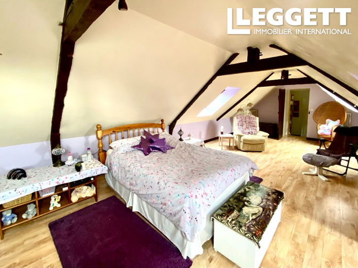 Image No.10-3 Bed House for sale