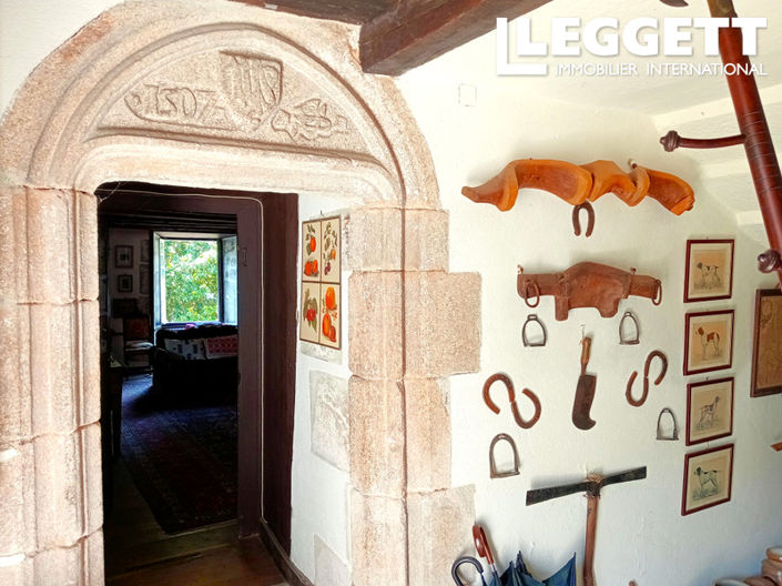 Image No.5-6 Bed House for sale