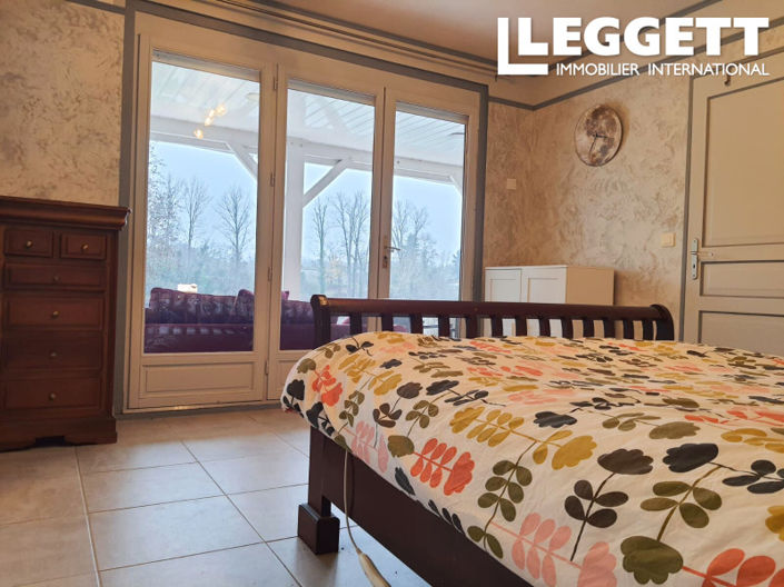 Image No.8-3 Bed House for sale