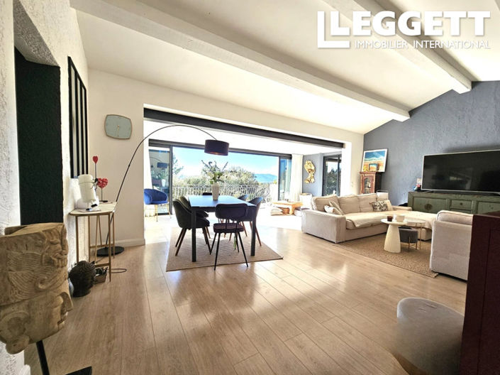 Image No.8-4 Bed House for sale