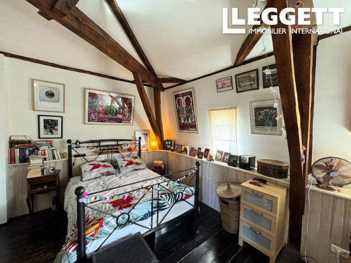 Image No.9-5 Bed House for sale