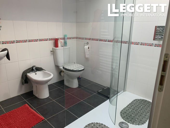 Image No.10-3 Bed House for sale