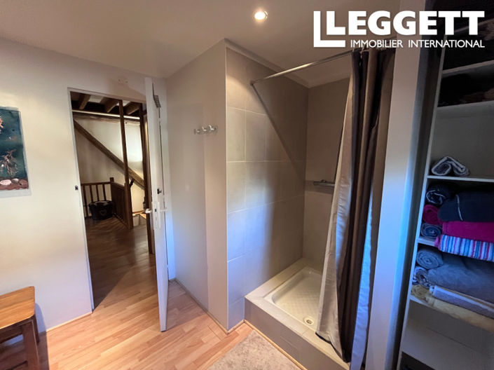 Image No.8-3 Bed House for sale