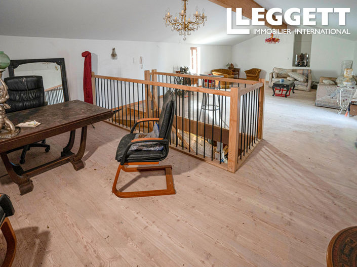 Image No.7-6 Bed House for sale