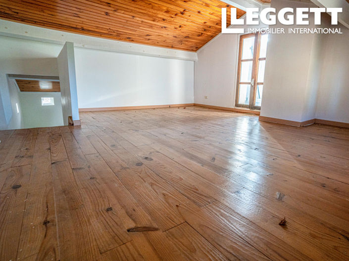 Image No.9-6 Bed House for sale