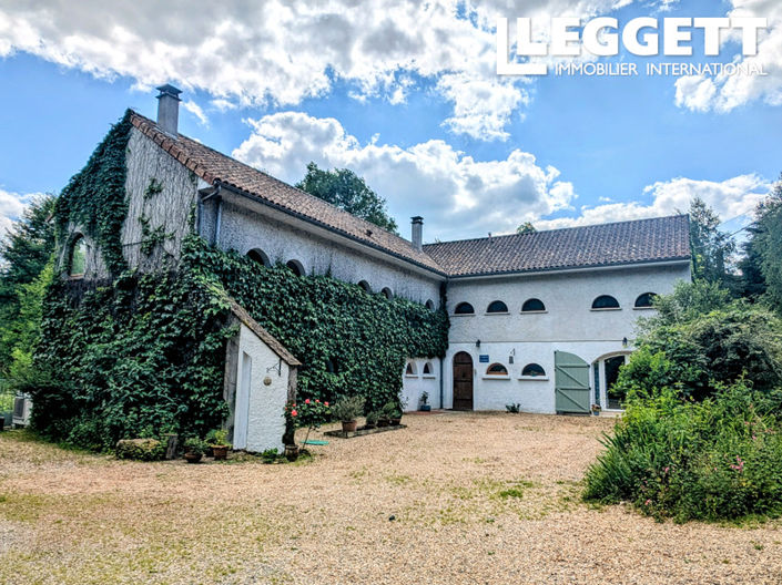 Image No.1-8 Bed House for sale