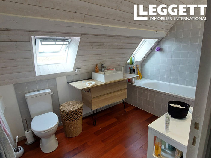 Image No.10-3 Bed House for sale