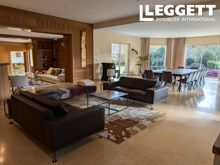 Image No.3-10 Bed House for sale