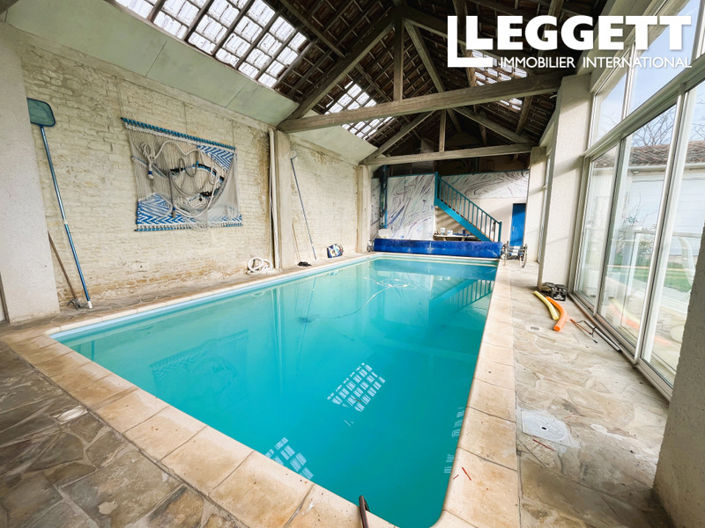 Image No.1-6 Bed House for sale