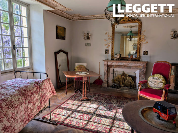 Image No.6-4 Bed House for sale