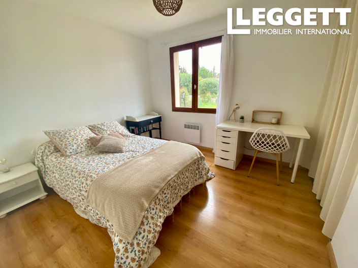 Image No.6-4 Bed House for sale