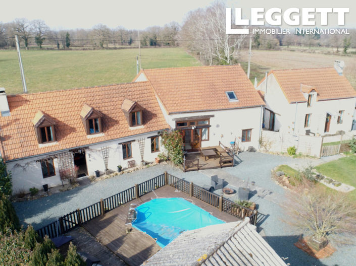 Image No.8-5 Bed House for sale