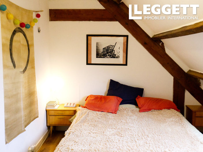 Image No.7-7 Bed House for sale