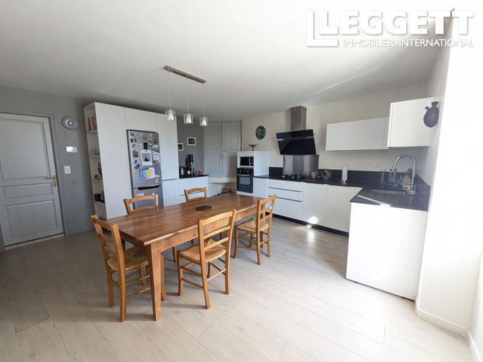 Image No.3-6 Bed House for sale