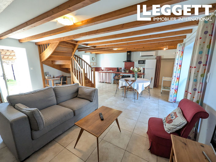 Image No.8-6 Bed House for sale