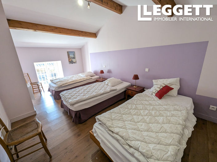 Image No.10-6 Bed House for sale