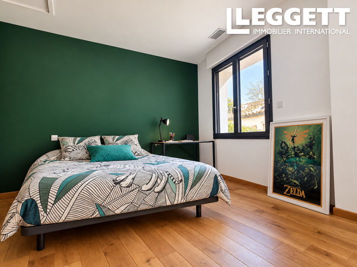 Image No.8-4 Bed House for sale