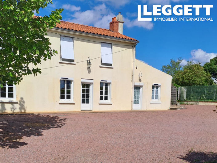 Image No.1-Maison de 5 chambres à vendre à Fontenay-le-Comte