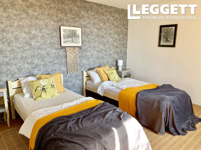 Image No.9-12 Bed House for sale