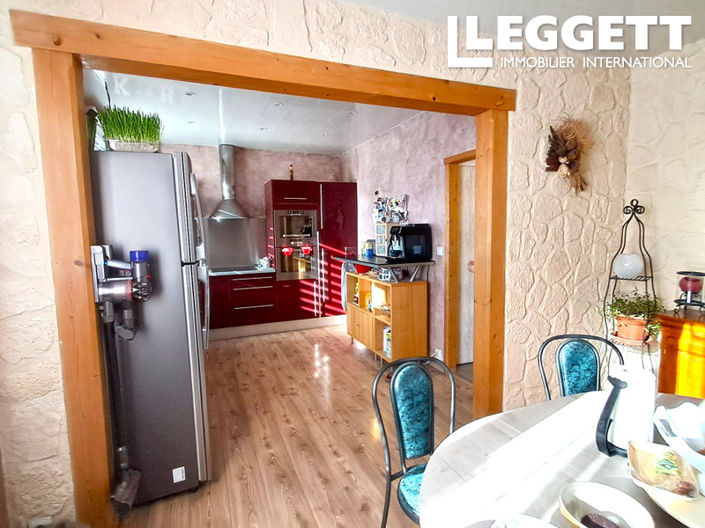 Image No.7-3 Bed Commercial for sale