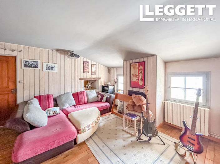 Image No.8-4 Bed House for sale