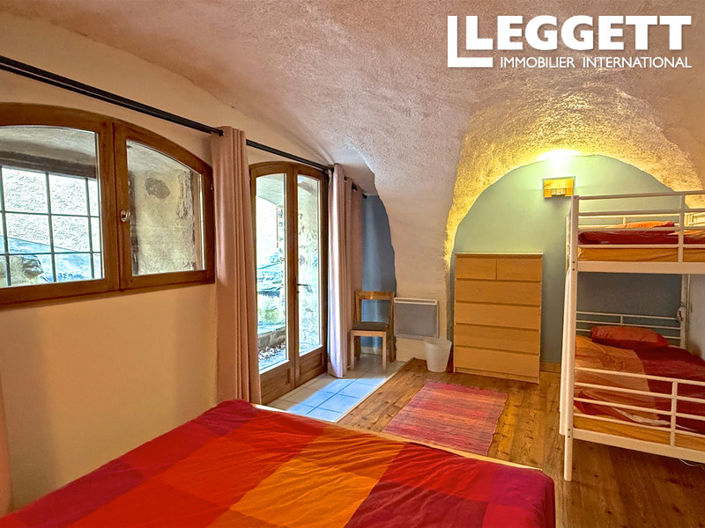 Image No.9-4 Bed House for sale