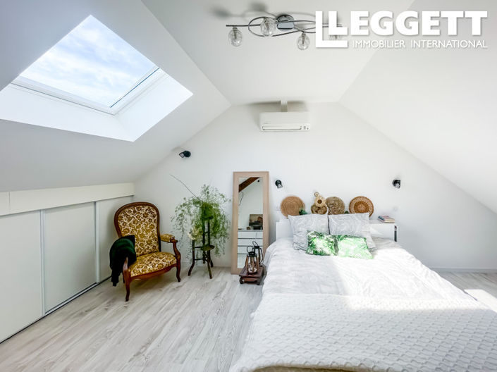 Image No.6-4 Bed House for sale