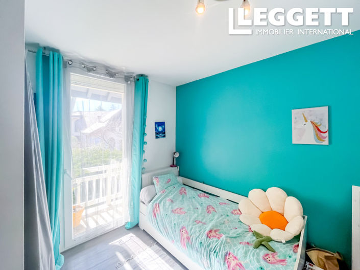 Image No.8-4 Bed House for sale