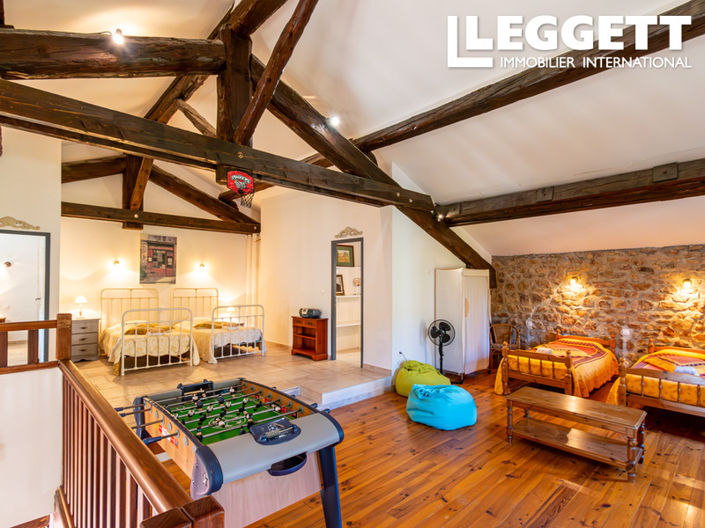 Image No.8-4 Bed House for sale