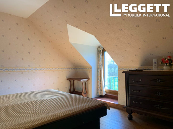 Image No.9-5 Bed House for sale