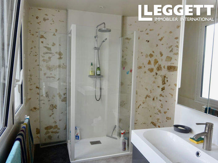 Image No.7-5 Bed House for sale