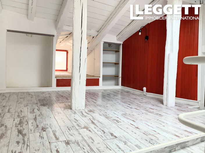 Image No.8-5 Bed House for sale