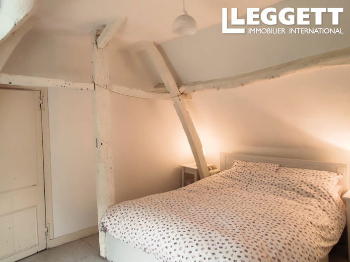 Image No.9-6 Bed House for sale